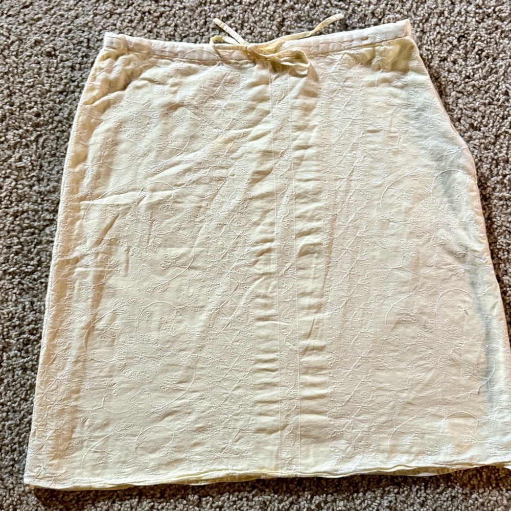 Vintage Tommy Hilfiger yellow embroidered mid length skirt